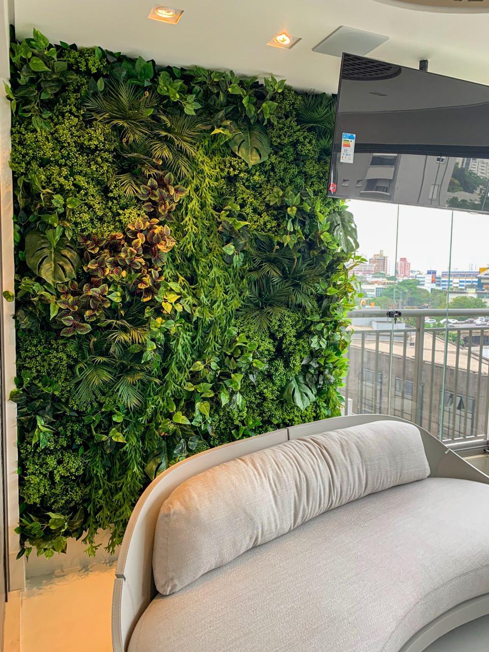 Sala com Vista Urbana - Jardim Permanente